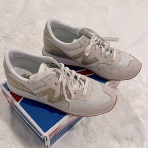 New Balance / J. Crew. Classics Traditionnels. Size 8